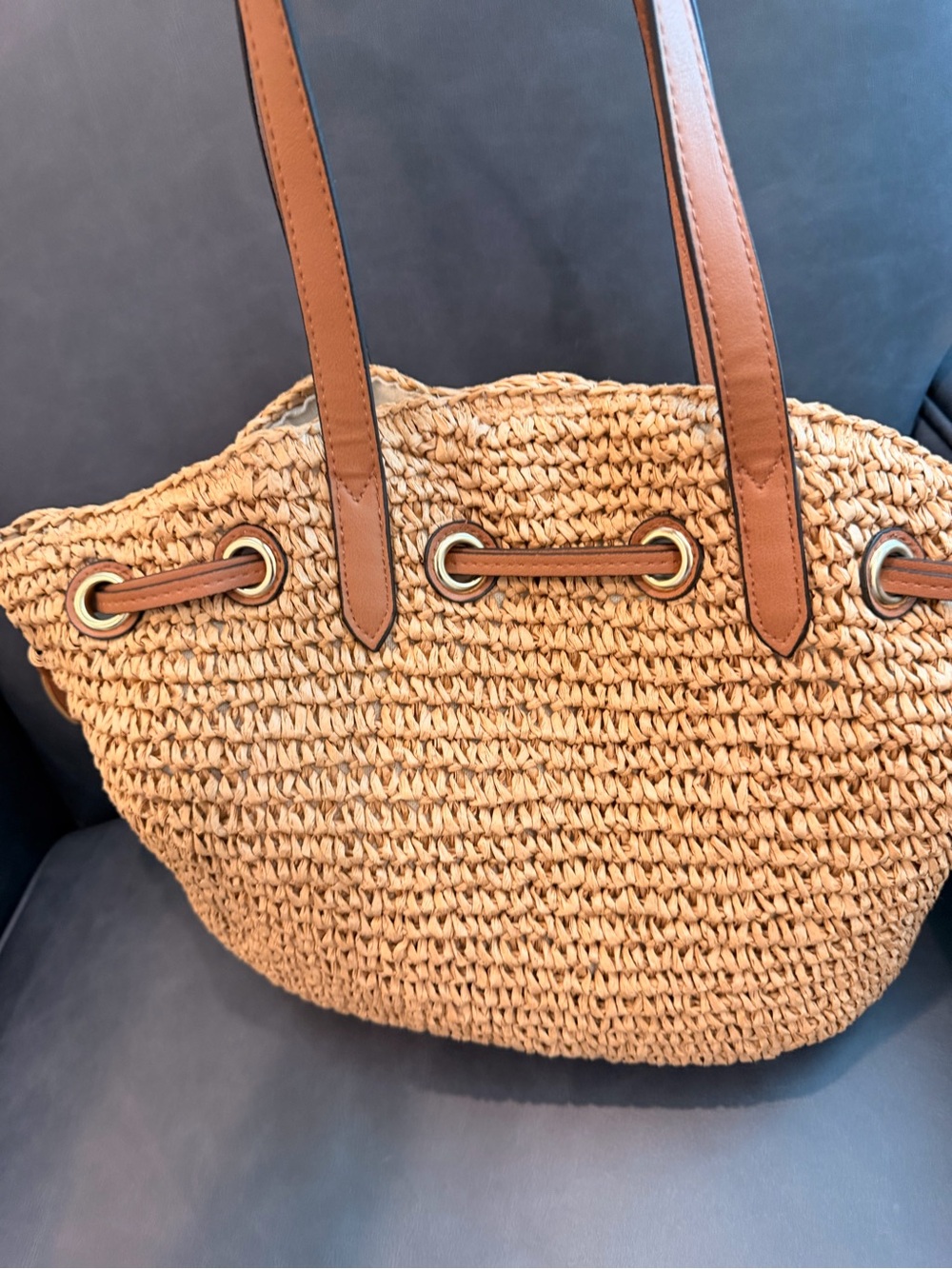 NWT Tommy Bahama Woven Straw Tote in Tan with Brown Leather Handles - Picture 4 of 10
